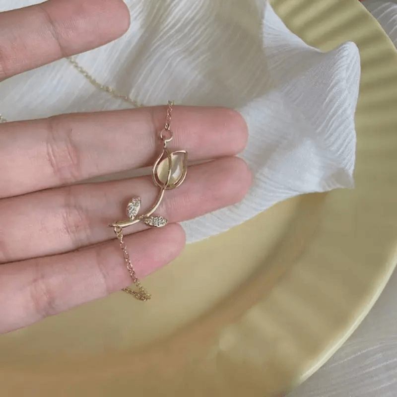 Elegant Tulip Necklace – H5032